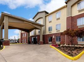 Comfort Inn & Suites and Suites Fredericksburg, hotell i Fredericksburg