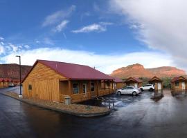 Red Canyon Cabins ลอดจ์ในคาแนบ