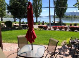 Lakefront Townhouse Family Complex, Popular Wine Country and the Best Golfing, hotell i Osoyoos