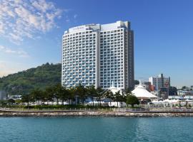 Utop Marina Hotel & Resort、ヨス市のホテル