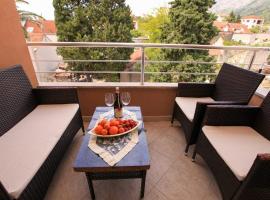 Apartments Ezra, hotel i Gradac