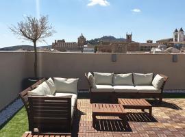 Apartamentos AL-QAZERES LUXURY La Concepción, hôtel à Cáceres