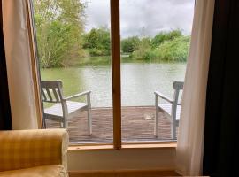 TheWaterfrontLodges, hotel di Coventry