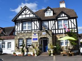 Gatwick Castle B&B, hotel v destinaci Horley