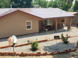 Grizzly Roadhouse Bed and Breakfast, hotel in Cortez