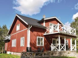 4 Bedroom Nice Home In Årjäng, hotel i Årjäng