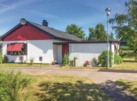 Cozy Home In Borgholm With Wifi, хотел в Борихолм