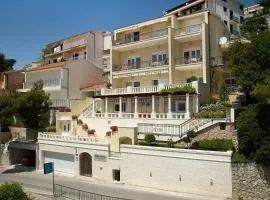 Villa King Apartments