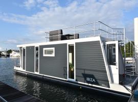 Tiny floating house Ibiza, hotel u Maastrichtu