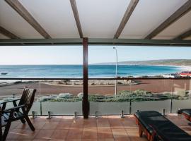 Canal Rocks Beachfront Apartments, hotel di Yallingup