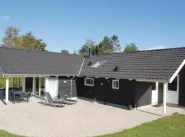 Lovely Home In Stubbekøbing With House Sea View