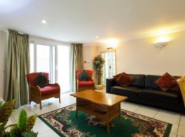 Burbage Holiday Lodge Apartment 1: Blackpool şehrinde bir otel