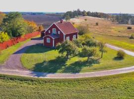 STUBBET - Charming - Newly Remade Villa, хотел в Вадстена