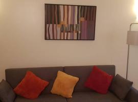 Garland Modern House With Parking & Garden Croydon, hotel di Croydon