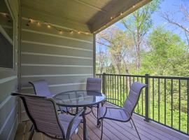 Townsend Condo with Pool, Great Smoky Mountain Views, готель у місті Таунсенд