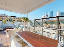 Bohemian Villa Rooftop in Neve Tzedek by HolyGuest, hotel di Tel Aviv