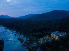 Niraamaya Retreats Samroha Athirappilly, hotel em Athirappilly