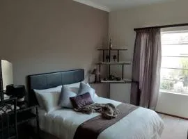 Clarens Socialites Garden Apartment #2