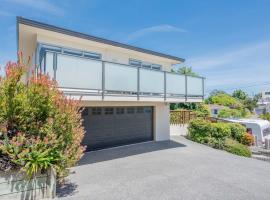 Sun on Seaview - Paraparaumu Beach Holiday Home, hotel en Paraparaumu Beach