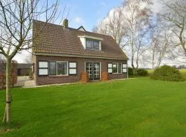 Detached atmospheric farmhouse with large garden