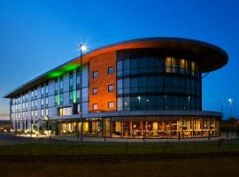 Holiday Inn Salisbury - Stonehenge, an IHG Hotel: Salisbury şehrinde bir otel