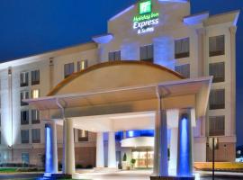 Holiday Inn Express Hotel & Suites Fredericksburg, an IHG Hotel, מלון בפרדריקסבורג