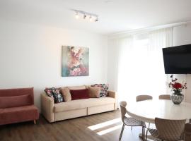 Bungalow Apartment FREE Parking & Self Check-in, хотел в Грац