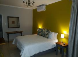 Poetry Guestrooms، فندق في Vryburg