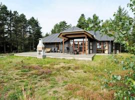 8 person holiday home in R m, hotel sa Rømø Kirkeby