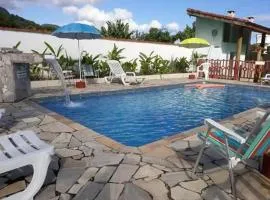 Apartamento de 2 quartos em maresias com piscina