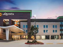 La Quinta by Wyndham McAllen La Plaza Mall، فندق في ماكالين