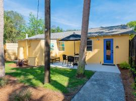 Folly Vacation Laid Back Casual Beach Bungalow 209-B, bungalow i Folly Beach