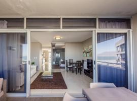 Infinity Self Catering Apartments, hotel u gradu 'Bloubergstrand'