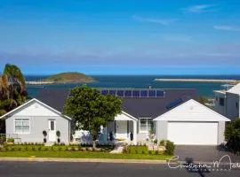 Jetty Splendour Guest Bedroom with Bathroom en-suite B'nB