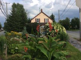 À Amour et Amitié, hotel in Magog-Orford