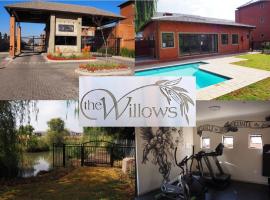 OR Tambo Self Catering Apartments, The Willows, viešbutis mieste Boksburgas