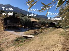 Cortijo Dos Santos, loc de glamping din Valle de Abdalagís