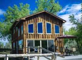 Rustic Hideaway, ваканционна къща в Кортес