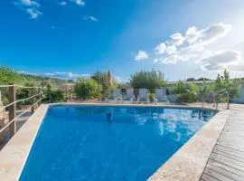 Villa Can Pau, pool and garden close to the beach