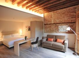 San Lorenzo Suites, hotel u gradu 'San Lorenzo de El Escorial'