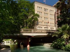 Drury Inn & Suites San Antonio Riverwalk, hótel í San Antonio