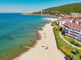 Privillege Fort Noks Beach Apartments: Elenite'de bir otel