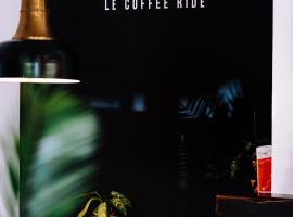 Le Coffee Ride Cycling Cafe, hotel u gradu 'Stavelot'