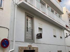 Pensió i Apartament Torrent, hotel in L' Escala