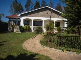 Room in Bungalow - Reens Vacation Rental Home