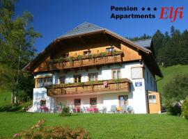 Appartements Pension Elfi, hotelli kohteessa Gosau