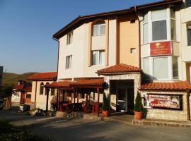 Family Hotel Daisy, hotel di Borino