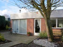 Modern bungalow in South Holland, hotel v destinaci Noordwijkerhout