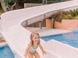 Camping Sènia Cala Canyelles, отель в Льорет-де-Маре