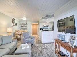 Fernandina Beach Condo with Pool and Beach Access!, hotel di Fernandina Beach